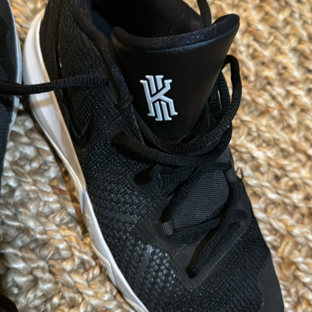 Kyrie Nike Sneakers - Picture 2 of 5